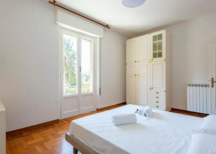 Апартаменты Joivy Chic Flat With Balcony *