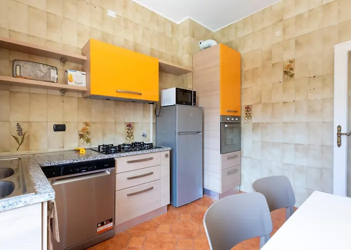 Joivy Chic Flat With Balcony Апартаменты