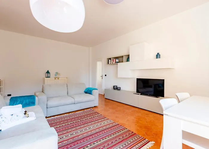 Joivy Chic Flat With Balcony Апартаменты *