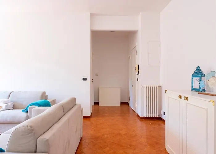 Апартаменты Joivy Chic Flat With Balcony *