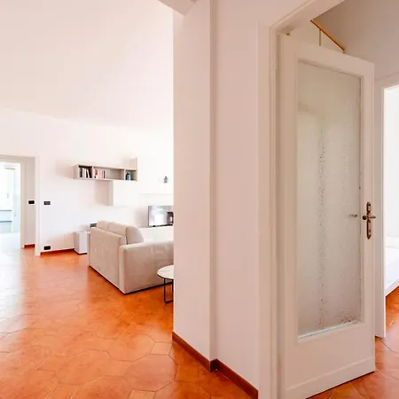 Joivy Chic Flat With Balcony *